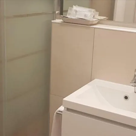 Tamb&B1 Deluxe Twin And Or Double Room With Private Bathroom Bologna